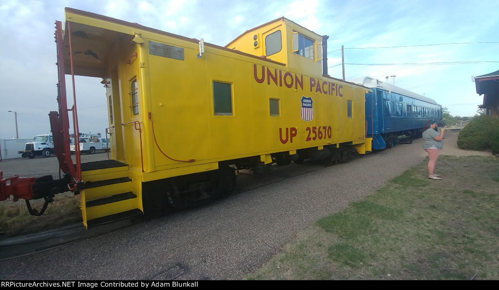 Union Pacific 25670